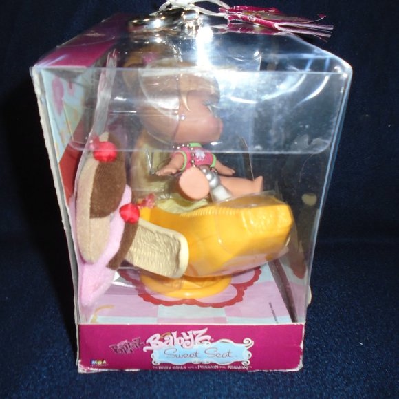 Bratz Babyz Sweet Seat Banana Split Lounge Baby Fianna - Picture 4 of 6